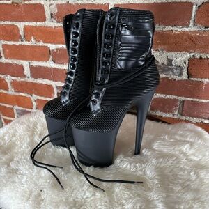 NWOB, Discontinued Pleaser Flamingo 1020PK Boots